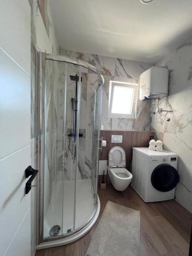 Apartment Nadalina روغوزنيكا المظهر الخارجي الصورة